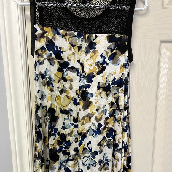 Simply Vera Wang sleeveless top - Picture 2 of 6